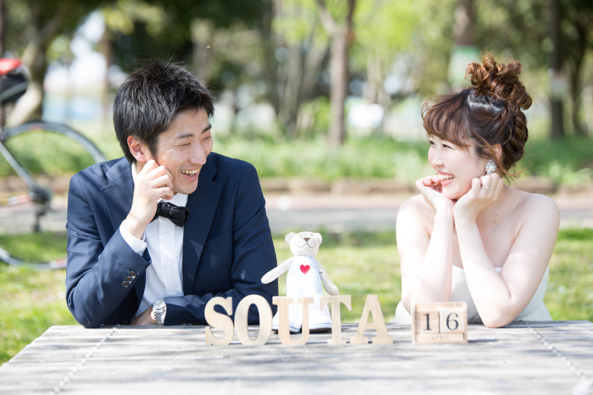 高野和希が出張撮影した春の公園でのマタニティフォト(エミリィ)