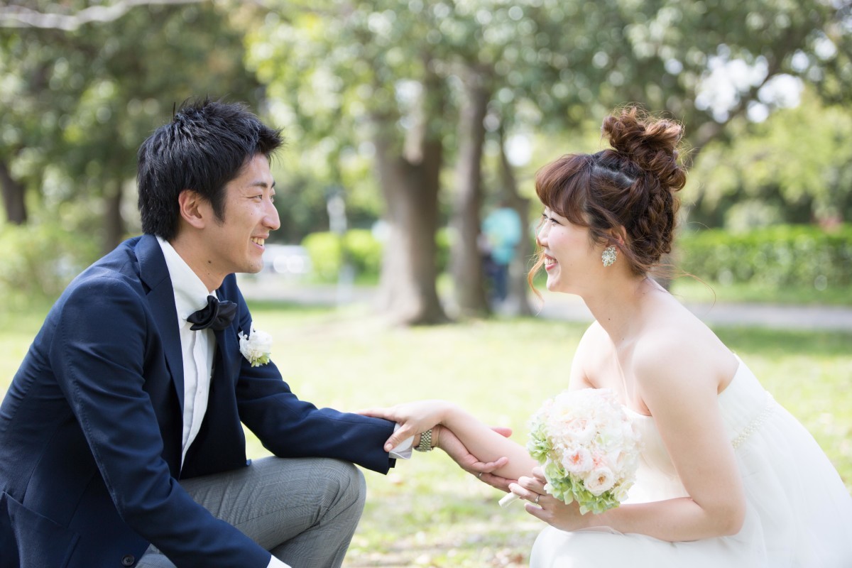 高野和希が出張撮影した春の公園でのマタニティフォト(エミリィ)