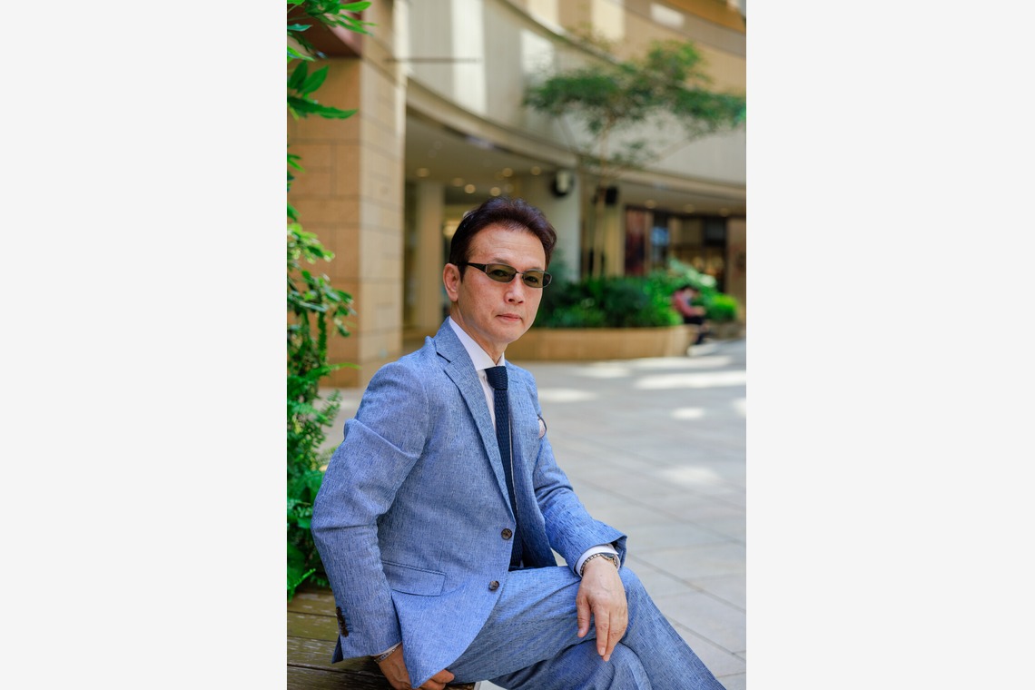 ちずカメラが撮影した写真のアルバム「スーツ」