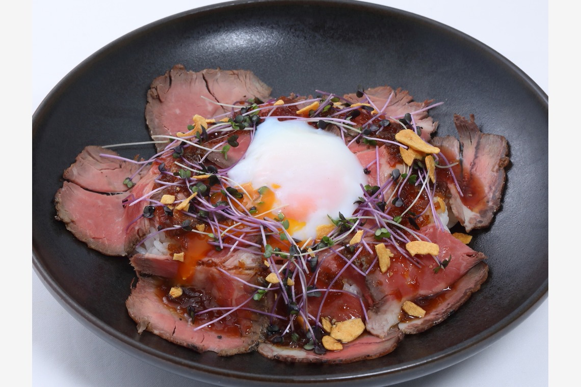 森安　照が撮影した写真のアルバム「ステーキ」