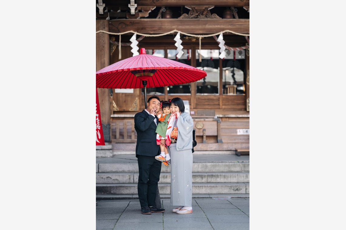 鈴木香那枝が出張撮影した家族写真(キッズ,ベビーフォト)などが写った「下谷神社での七五三撮影」の家族写真