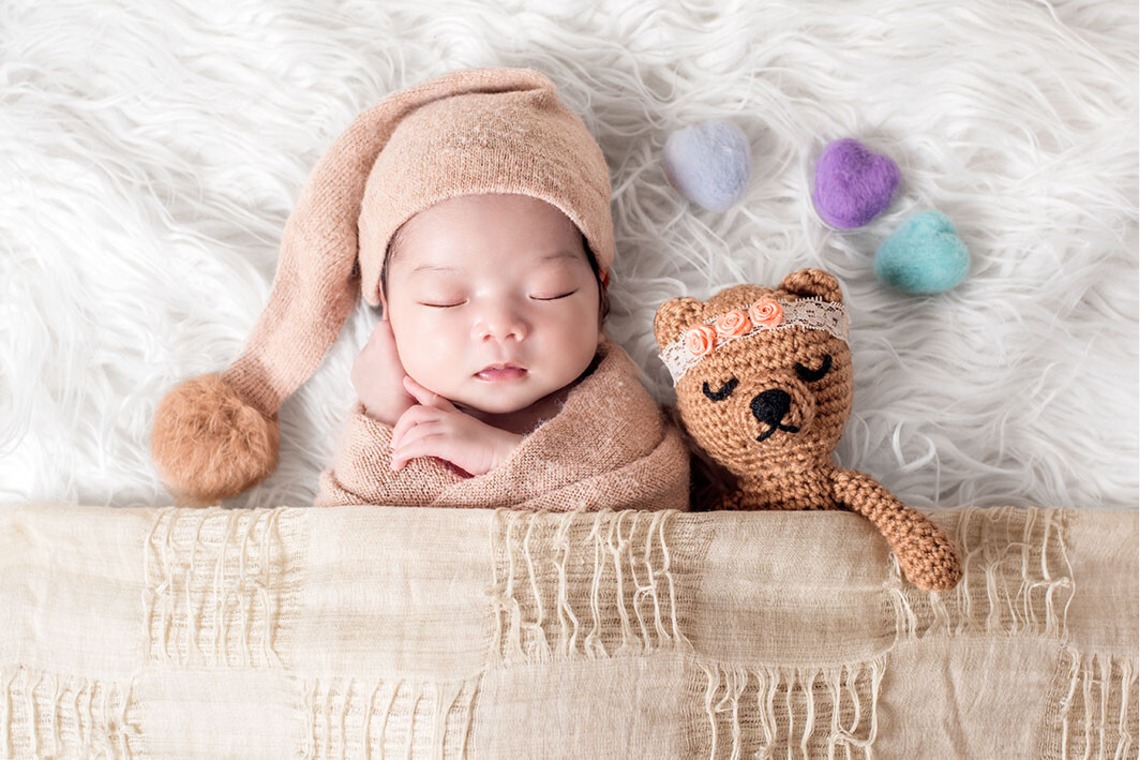 AXiS Photo Servise 藤井靖史が出張撮影した家族写真(キッズ,ベビーフォト)などが写った「ニューボーンフォト」の家族写真