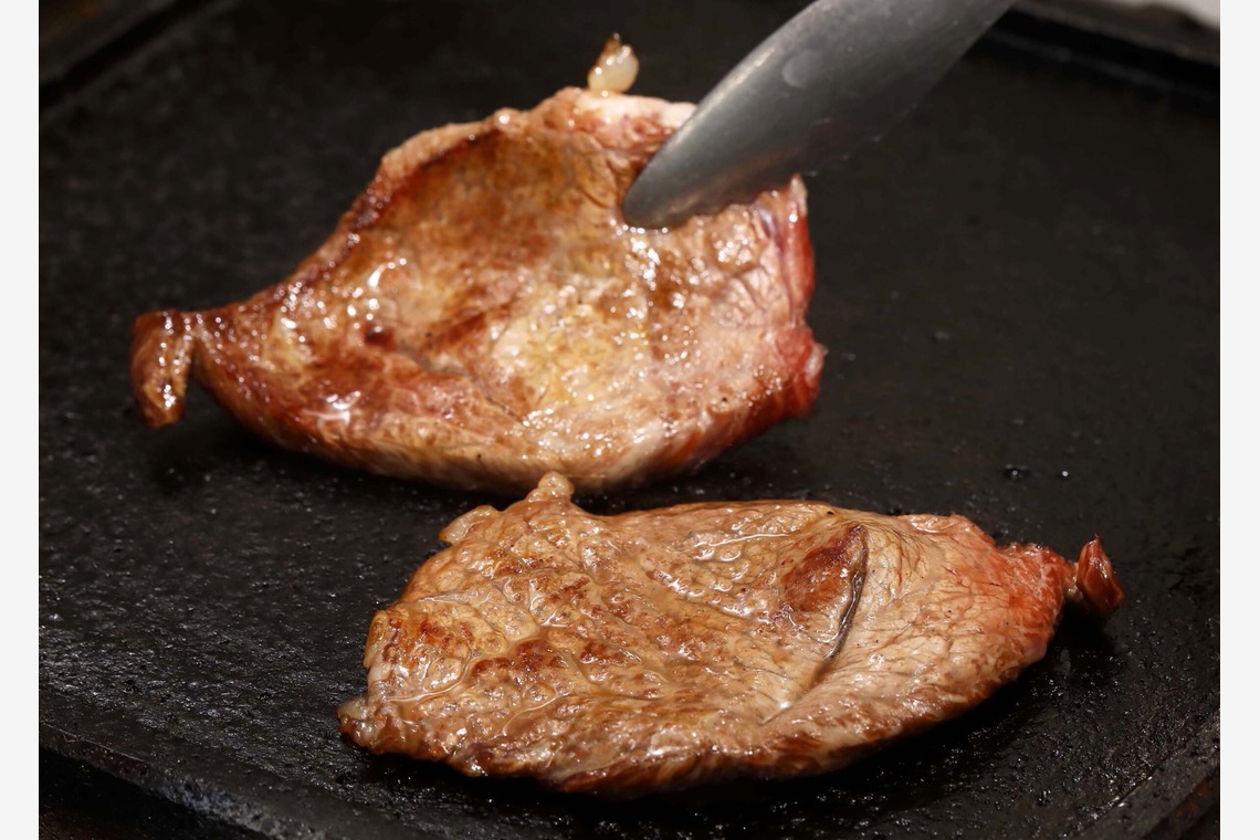 森安　照が撮影した「焼き肉弁当・肉料理」の写真