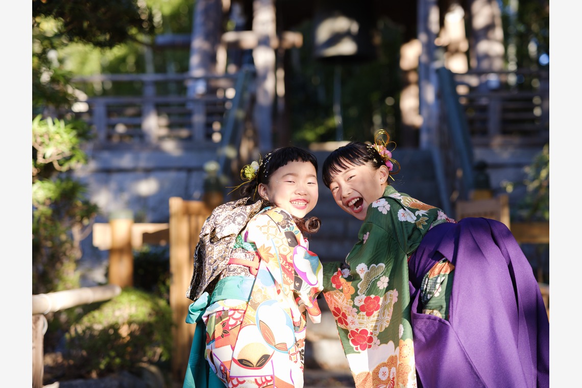 藤原和彦が出張撮影した家族写真(キッズ,ベビーフォト)などが写った「お寺さんでの七五三記念撮影」の家族写真