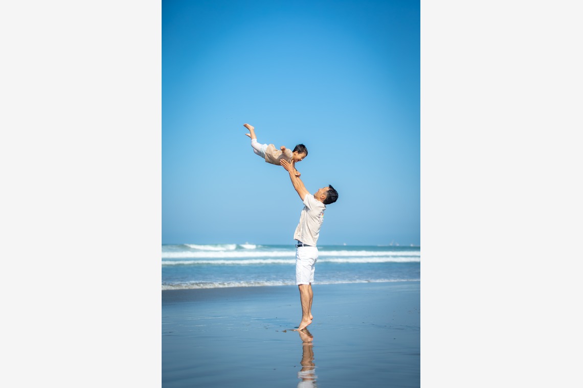 高橋 千尋が出張撮影した家族写真(キッズ,ベビーフォト)などが写った「海」の家族写真