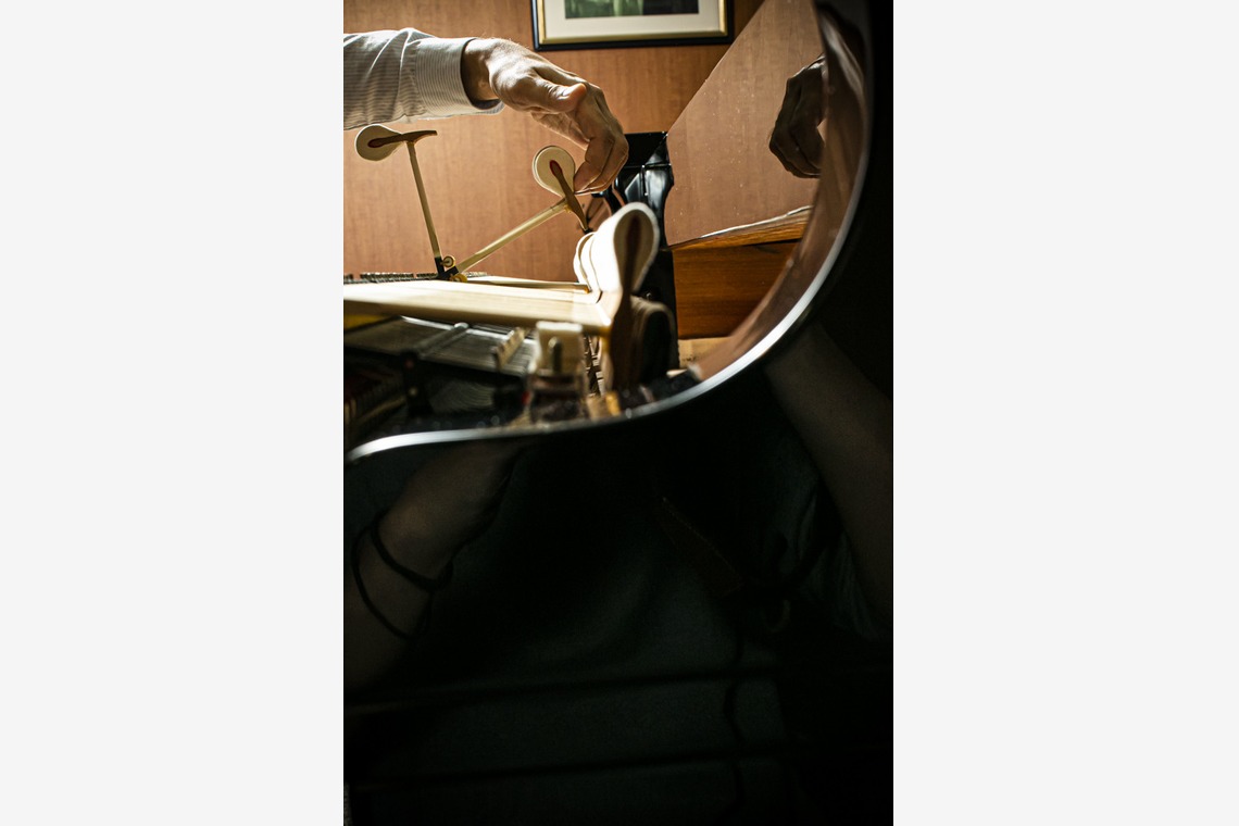 布川航太が撮影した「職人撮影-調律師」の写真