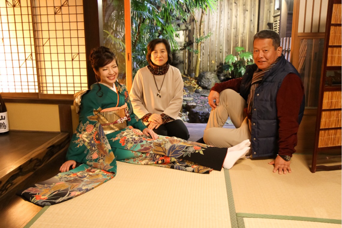 スマイルハンターが出張撮影した家族写真(キッズ,ベビーフォト)などが写った「成人式フォト」の家族写真