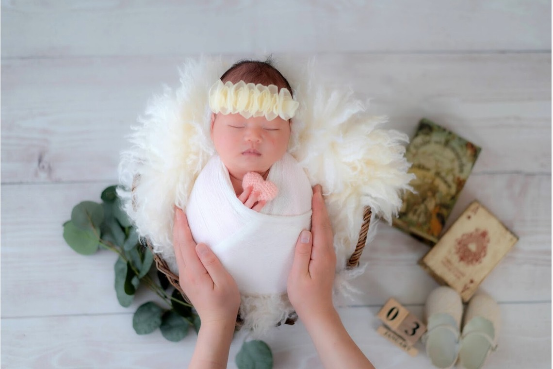 フォトラビが撮影したニューボーンフォトのアルバム「ご自宅でニューボーンフォト」