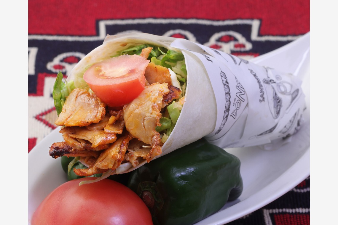 森安　照が撮影した写真のアルバム「ケバブ・タコス・タコライス・ドッグ」