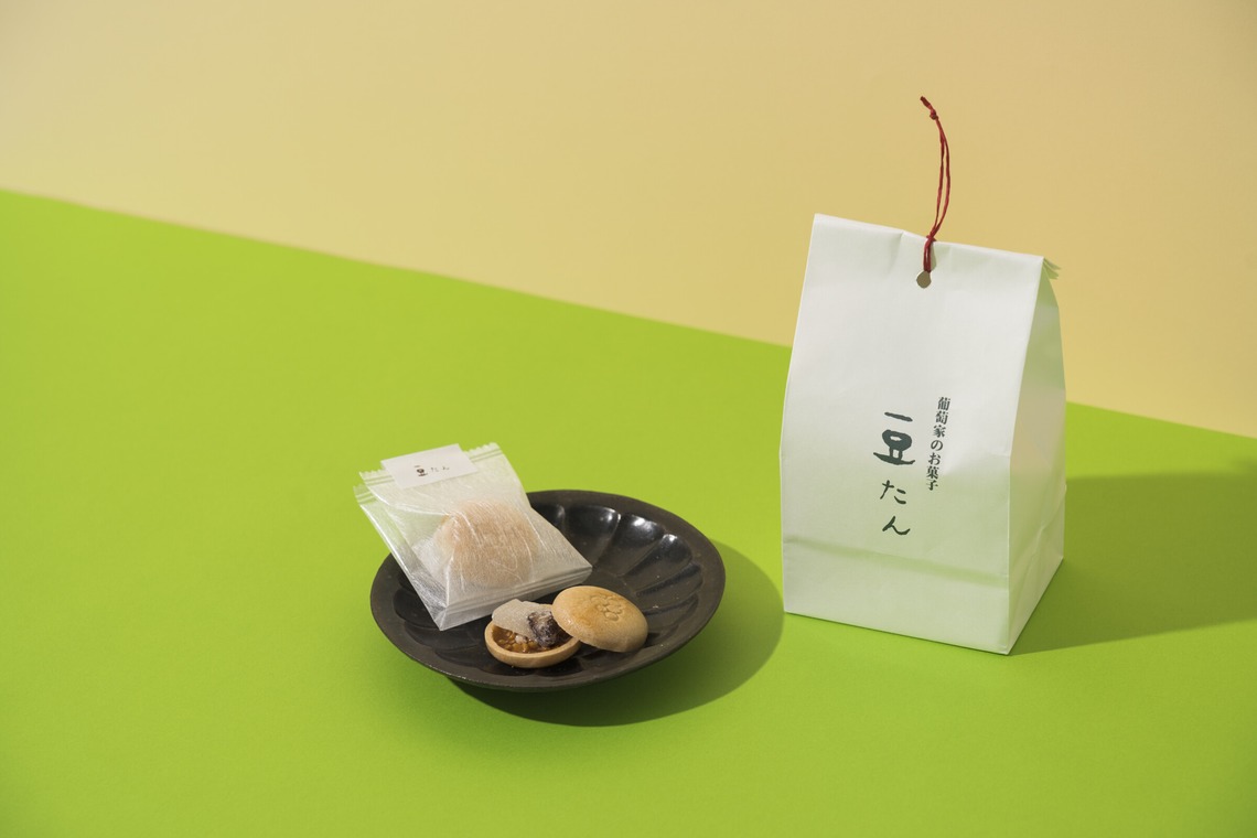 笠井鉄正写真事務所が撮影した写真のアルバム「商業施設館内紙撮影」