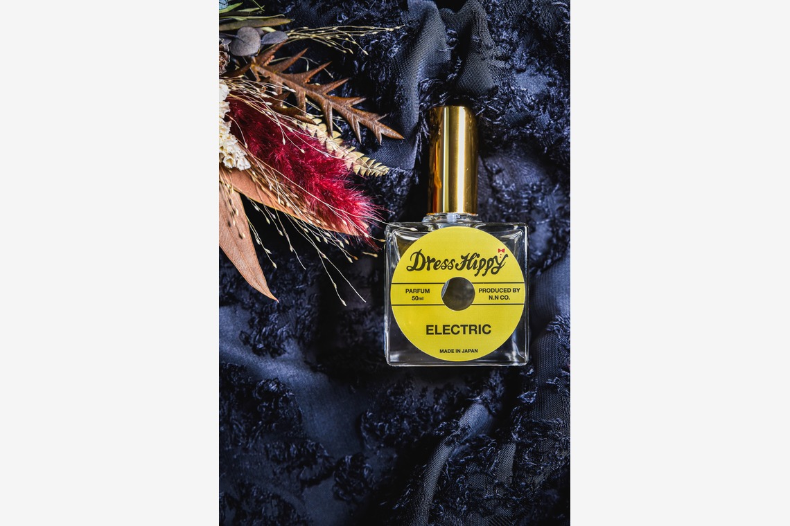 Yu Takahashiが撮影した写真のアルバム「【商品撮影】香水ボトル」