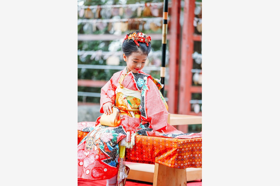 出張撮影HUG TIMEが撮影した「七五三お詣り撮影〜多摩浅間神社〜」の写真