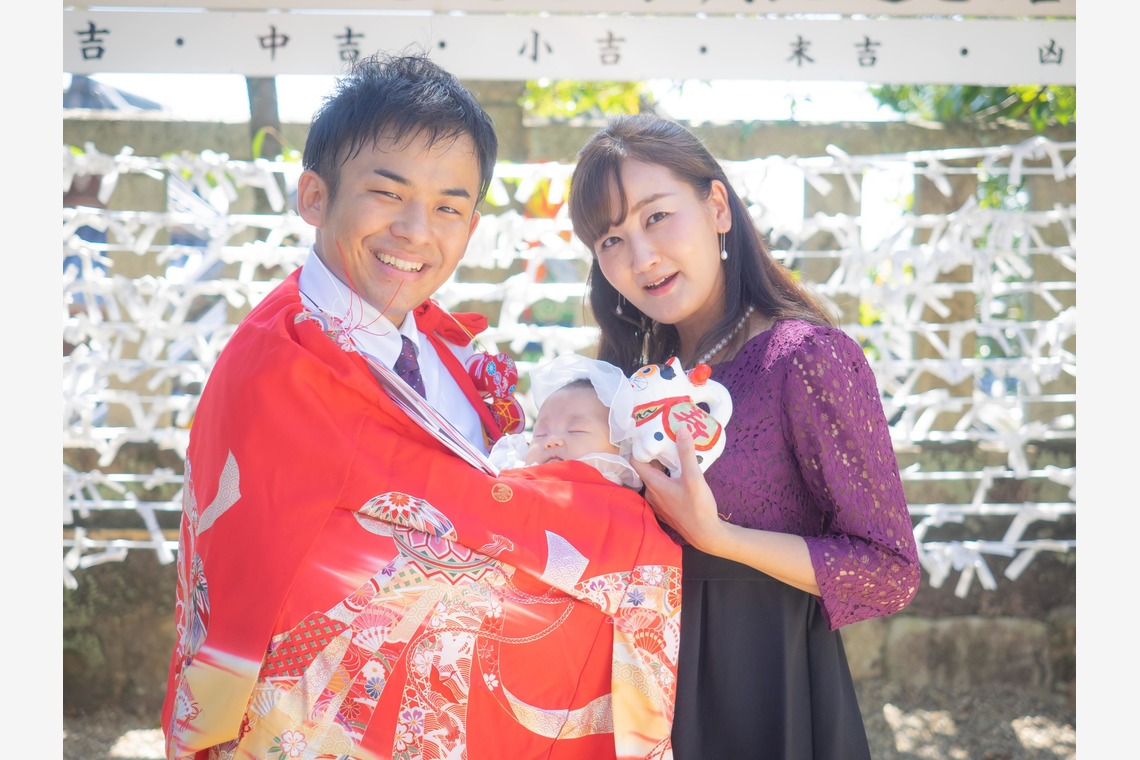 岩本隆之が出張撮影した家族写真(キッズ,ベビーフォト)などが写った「お宮参り撮影」の家族写真