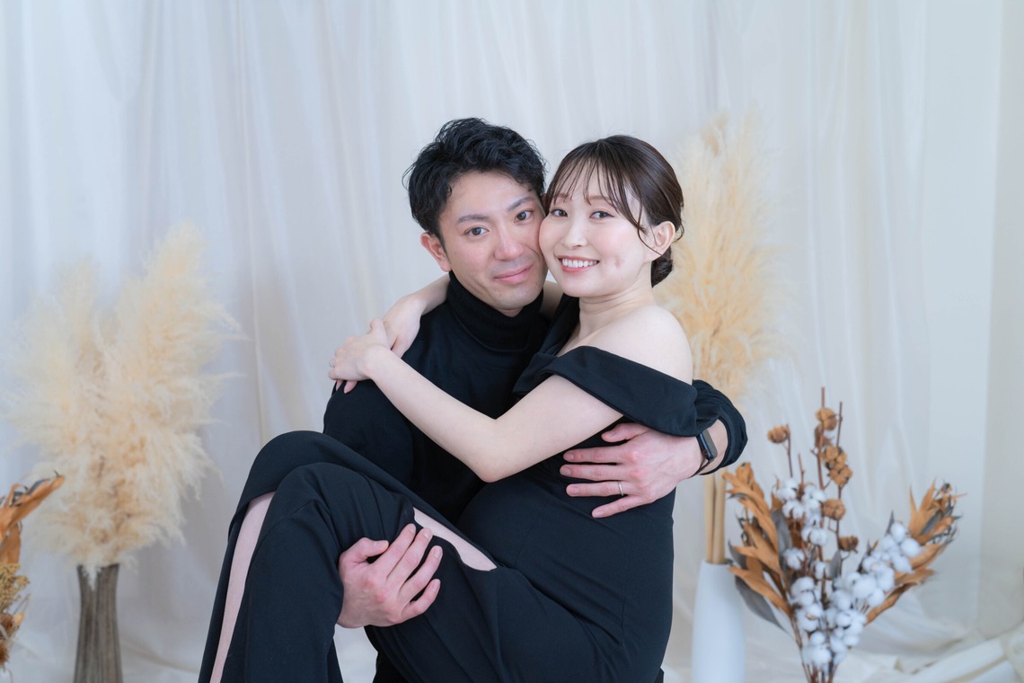 北海道ロケーションフォトウェディング♪が出張撮影した家族写真(キッズ,ベビーフォト)などが写った「マタニティフォト【おうちフォトスタジオ-umurek＝ウムレ】」の家族写真