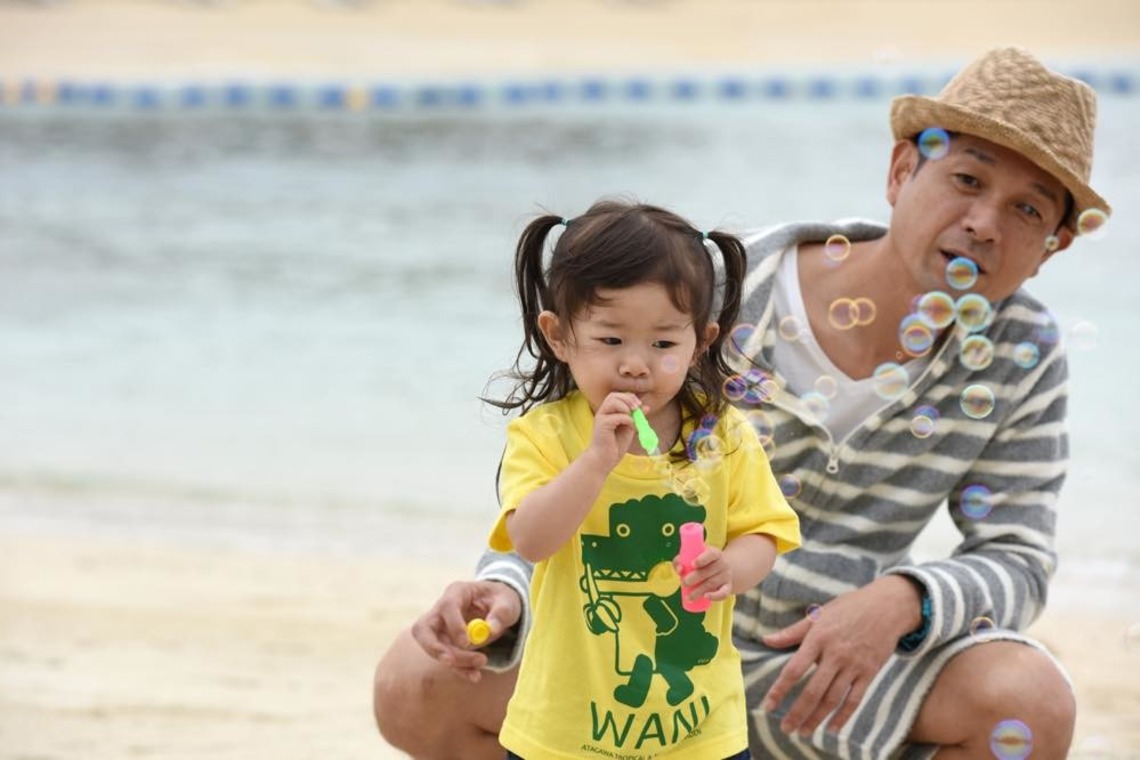 Avenir（山宮 敏明）が撮影した「ホテルで家族写真」の写真