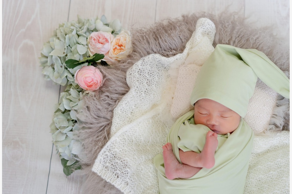 フォトラビが撮影したニューボーンフォトのアルバム「ご自宅でニューボーンフォト」