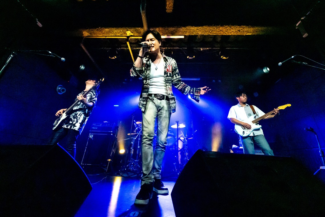 原野 英樹が撮影した写真のアルバム「ロックバンドのライブハウス撮影 NO.2」