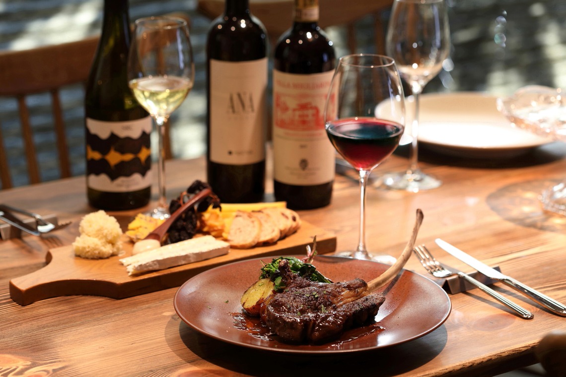 森安　照が撮影した「ホテル・レストラン（料理・ワイン・シャンパン・シェフ・ホールスタッフ・内観・イメージカット）」の写真