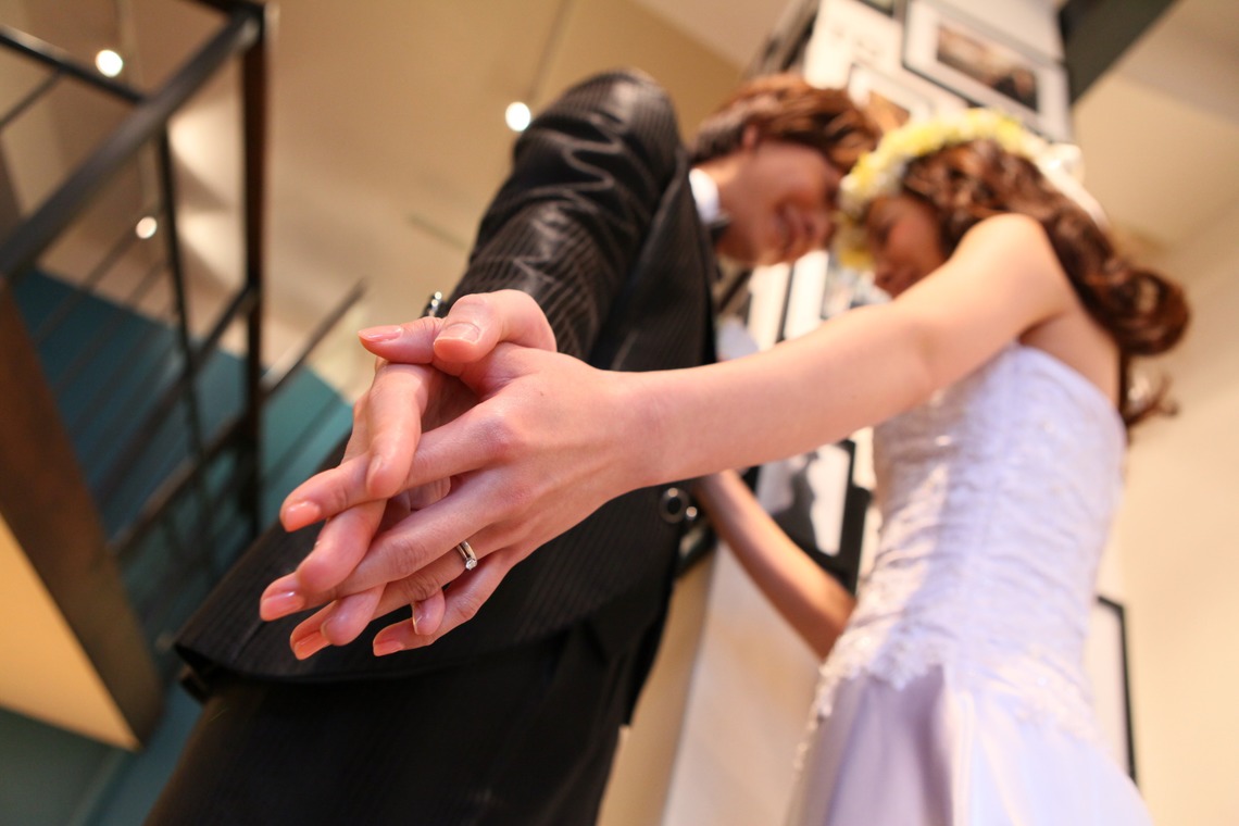 ウェディングアベニューが撮影した「アトリエスタジオ　洋装」の写真