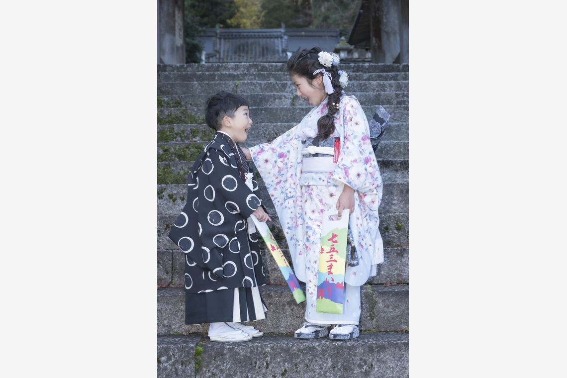 A&Y写真OFFICEが出張撮影した家族写真(キッズ,ベビーフォト)などが写った「７５３お祝い写真」の家族写真