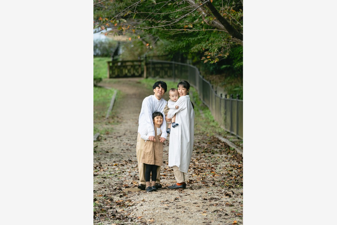 Tatsuyaが出張撮影した家族写真(キッズ,ベビーフォト)などが写った「家族写真撮影（大阪 寺ヶ池公園）」の家族写真
