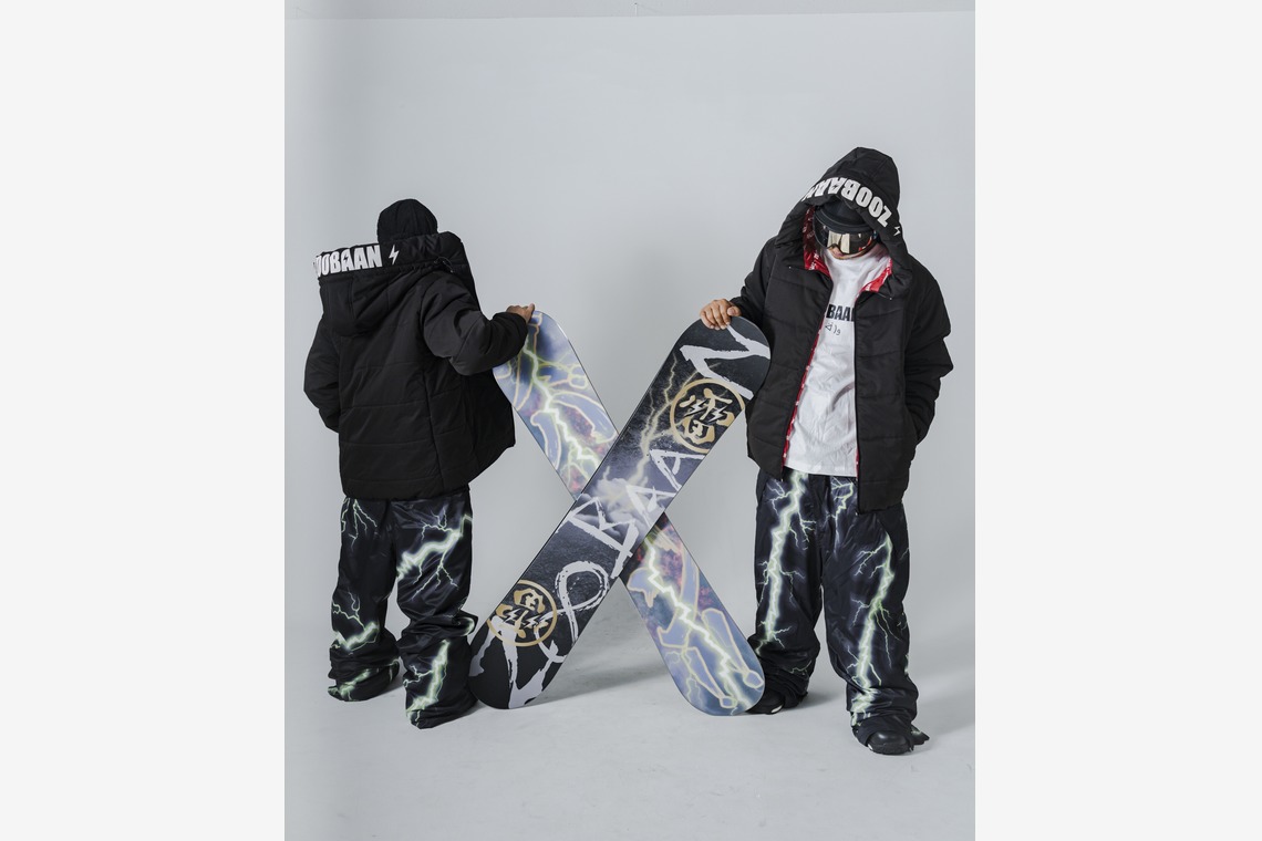 山内康平が撮影した「スノーボード・ウェアブランドスタジオ撮影」の写真