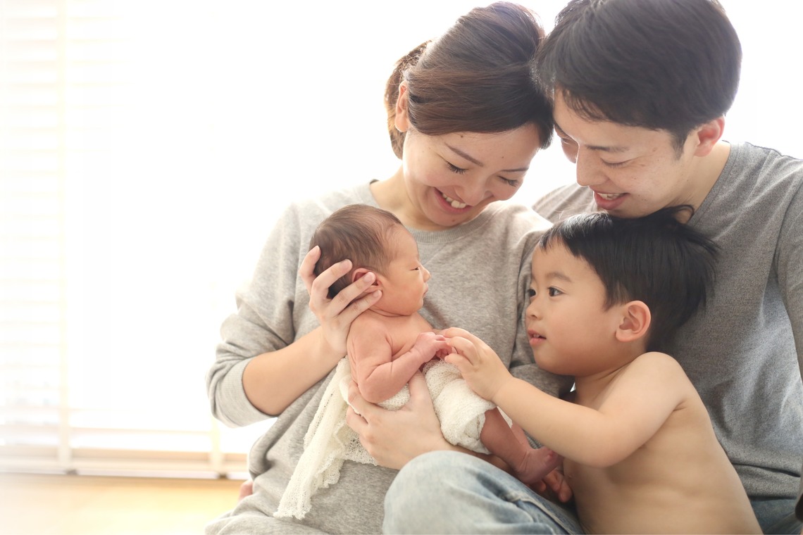 出張撮影HUG TIMEが撮影した「ニューボーンフォト＠ご自宅」の写真