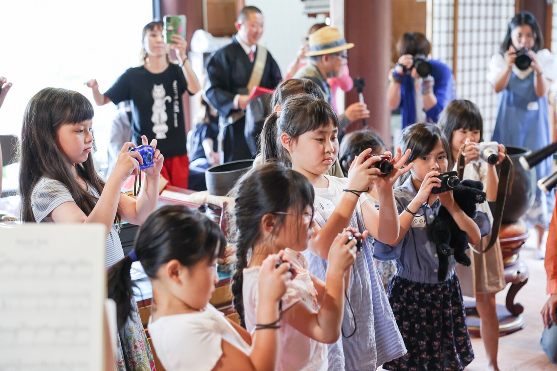 ちずカメラが撮影した「写真家　橘田龍馬さんの子供写真教室の様子」の写真