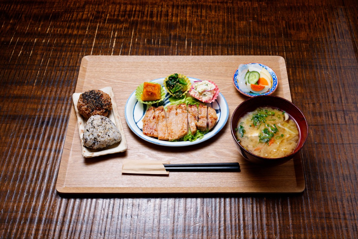 遠藤雄介・JEADO Worksが撮影した写真のアルバム「定食屋 味噌五郎でフード撮影を行いました。」