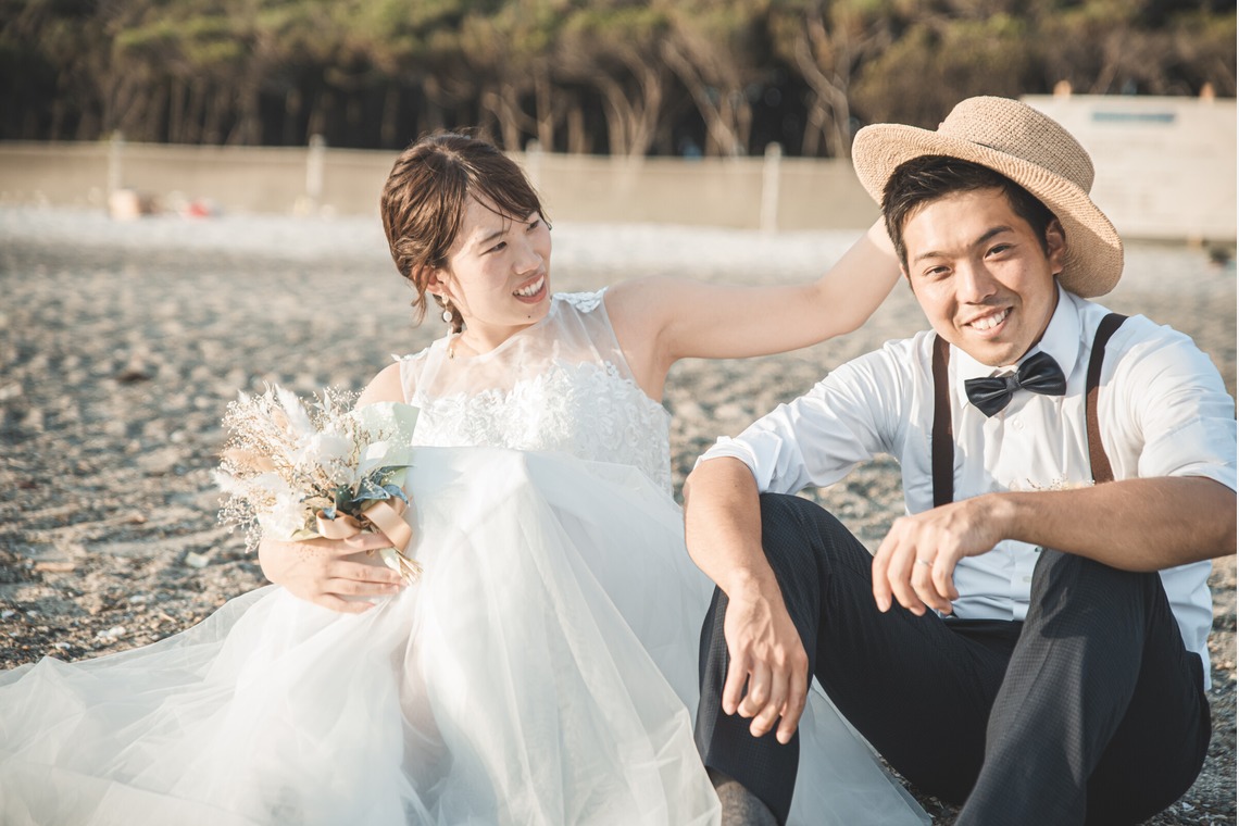 山下　剛が撮影した「海岸でのウェディングフォト」の写真