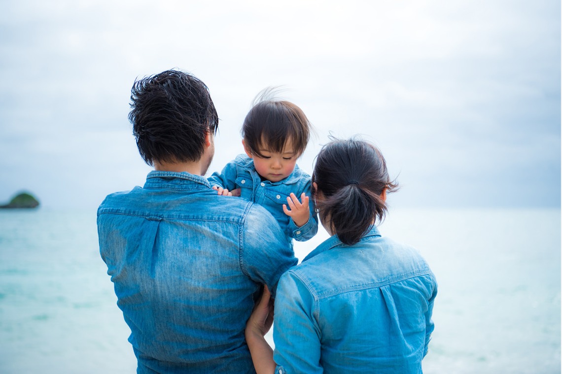NanoStyleが出張撮影した家族写真(キッズ,ベビーフォト)などが写った「沖縄ファミリーフォト」の家族写真