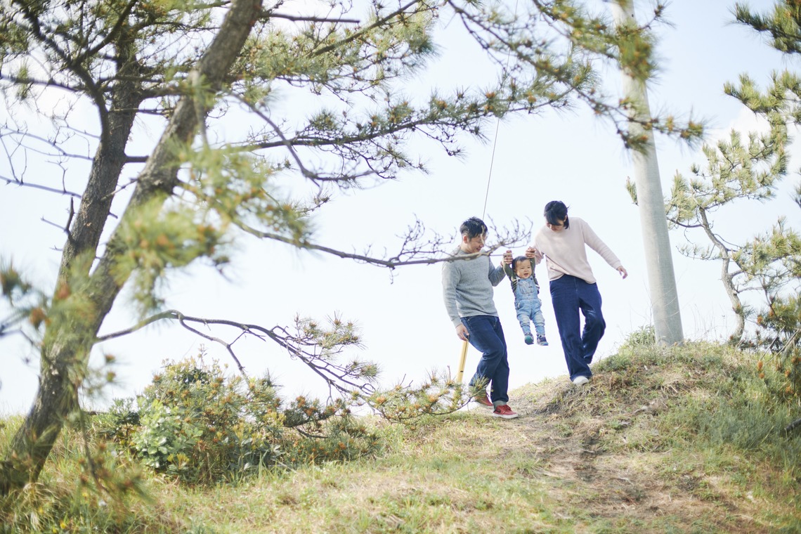 NISHIMURA AKINOBUが出張撮影した家族写真(キッズ,ベビーフォト)などが写った「ご家族ポートレート　お子様１歳バースデー記念　＠千葉」の家族写真