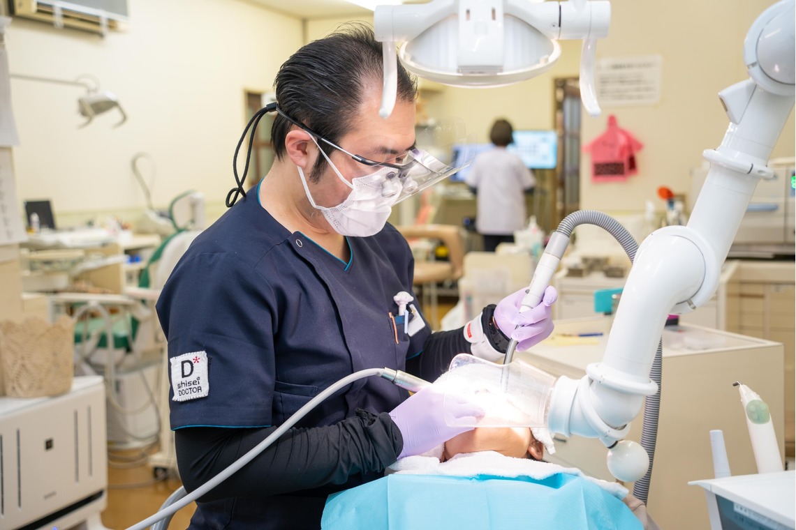 石橋宙大が撮影した「茶畑歯科医院」の写真