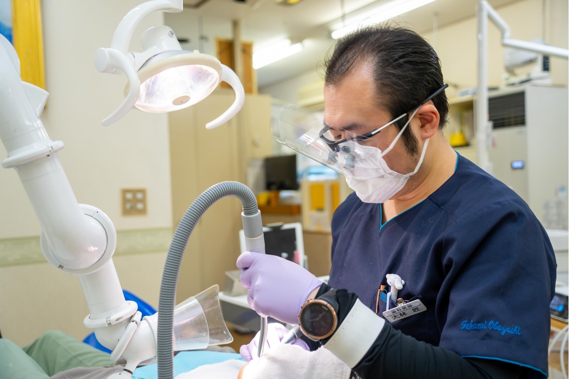 石橋宙大が撮影した「茶畑歯科医院」の写真