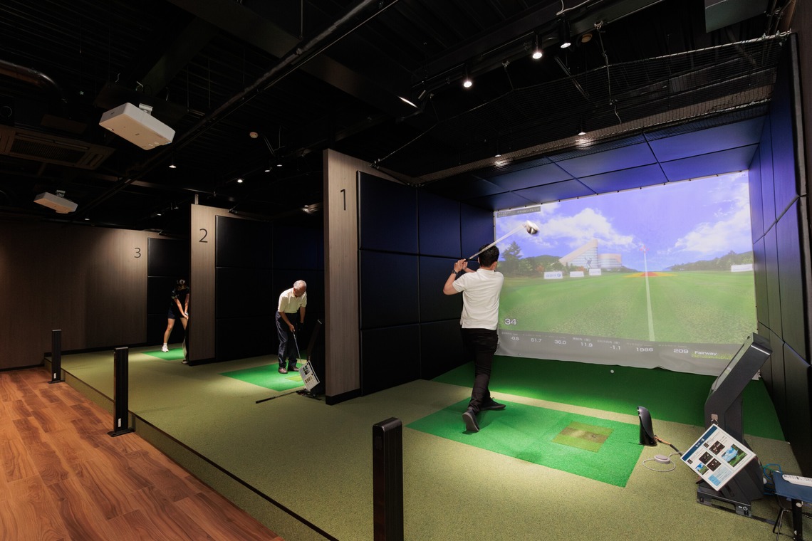 イトウ　ノブミチが撮影した「インドアゴルフ練習場撮影例_01」の写真