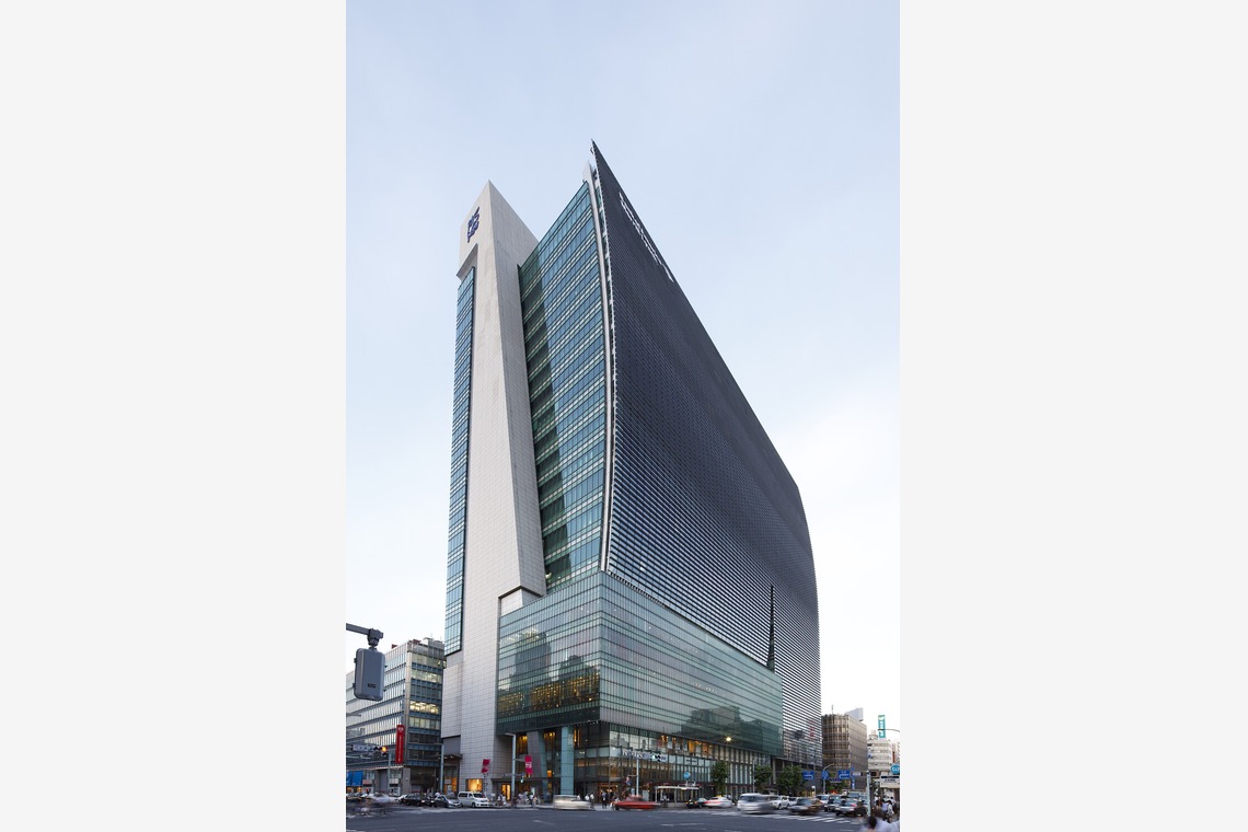 岩瀬泰治が撮影した写真のアルバム「オフィスビル外観」