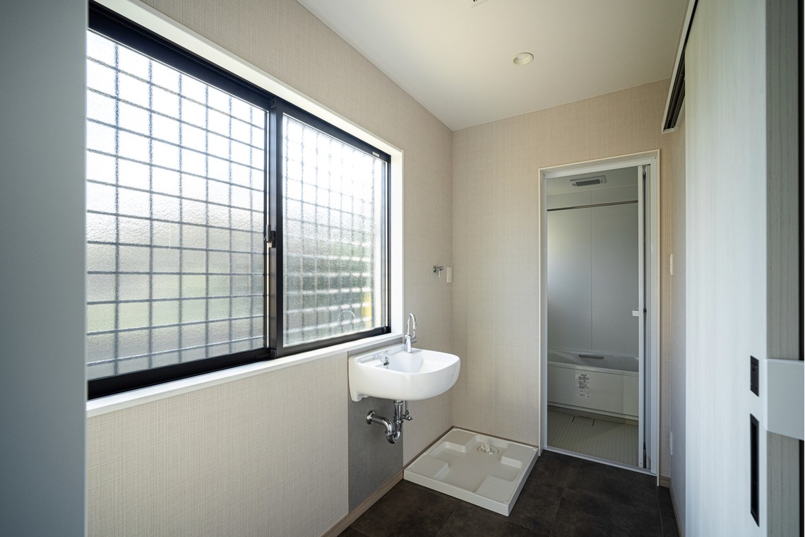 神宮啓佑が撮影した写真のアルバム「竣工撮影」