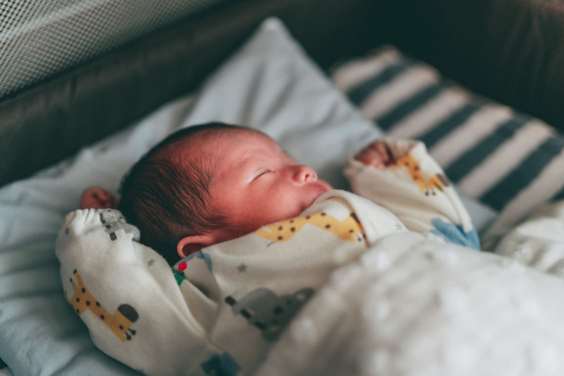 Photo Design CRIEが出張撮影した家族写真(キッズ,ベビーフォト)などが写った「マタニティ・ニューボーン」の家族写真