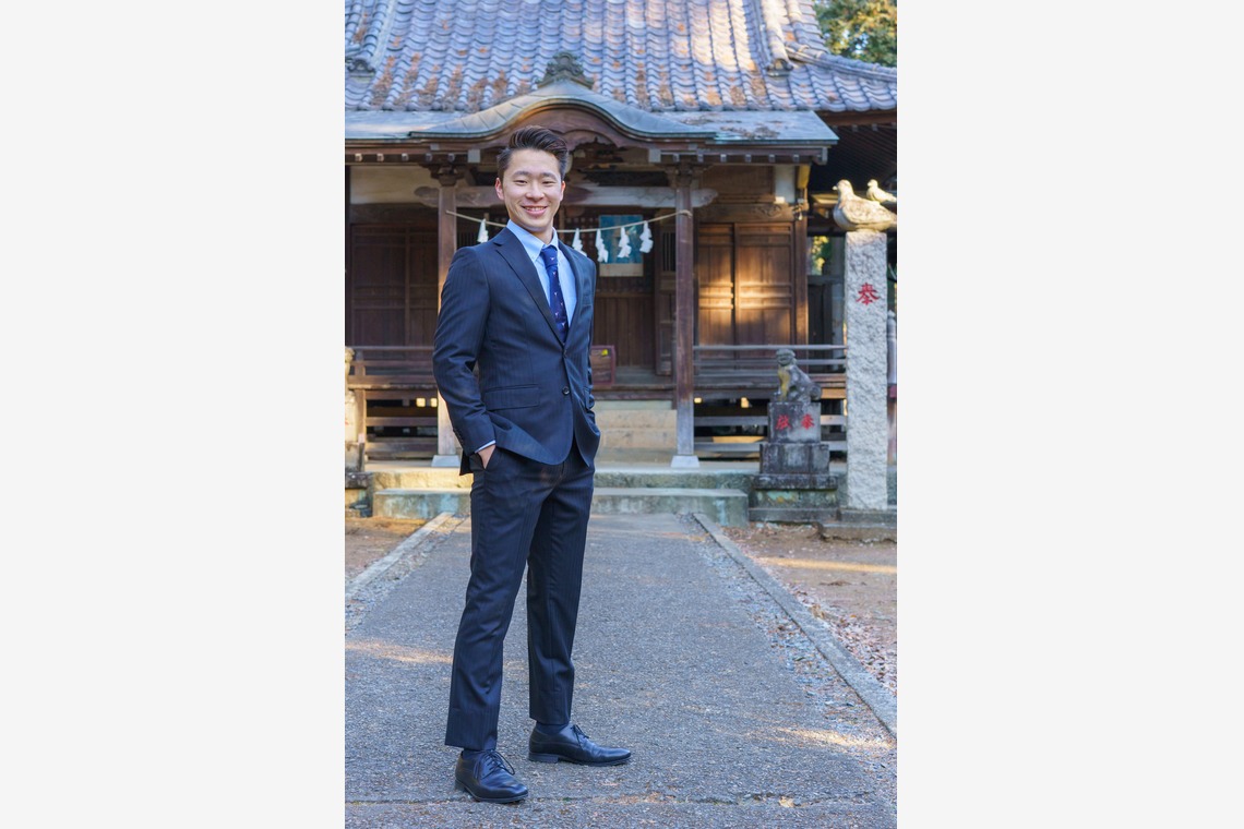 スタジオαが出張撮影した家族写真(キッズ,ベビーフォト)などが写った「成人式」の家族写真