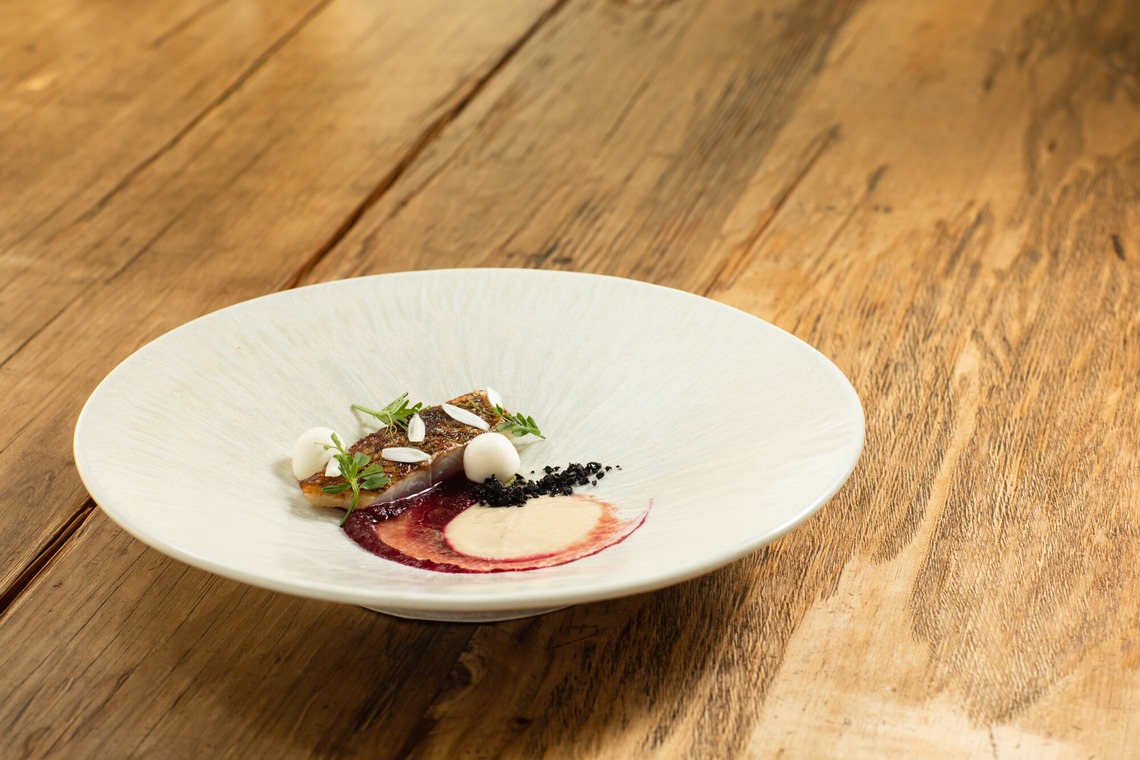 uno e creative act.が撮影した「素材にこだわるレストランのウェディングコース料理」の写真