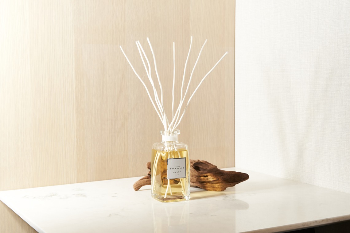 五十嵐広明が撮影した写真のアルバム「Silent Seduction」