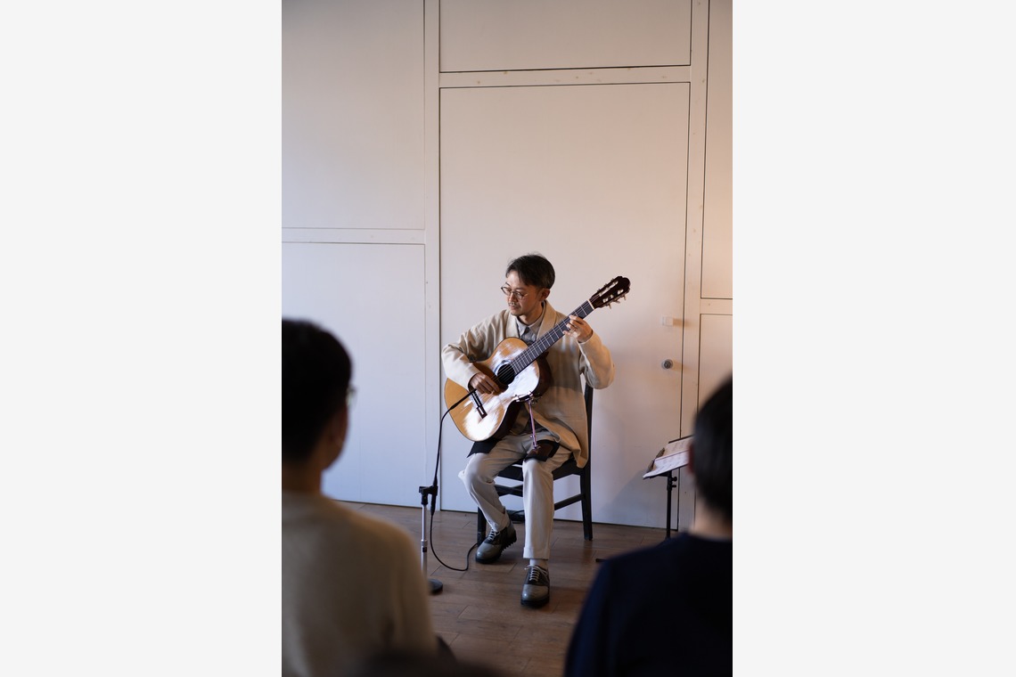 大木千帆が撮影した写真のアルバム「クラシックギターコンサート」