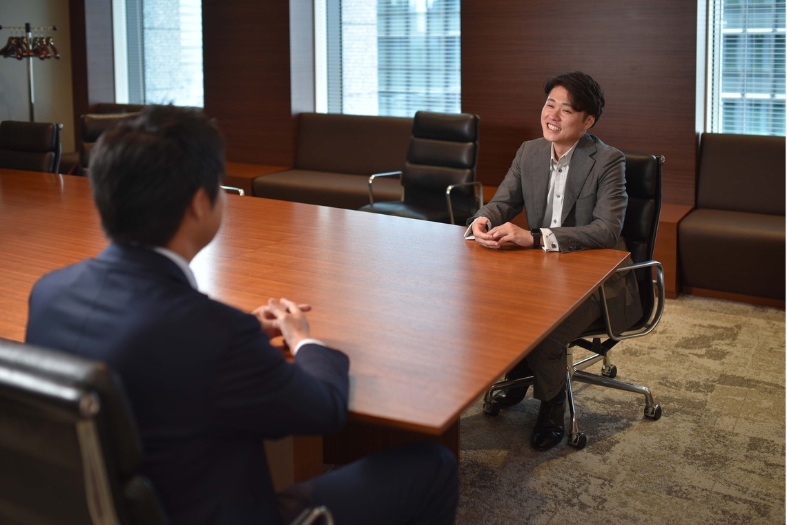 土門巧が撮影した写真のアルバム「企業」