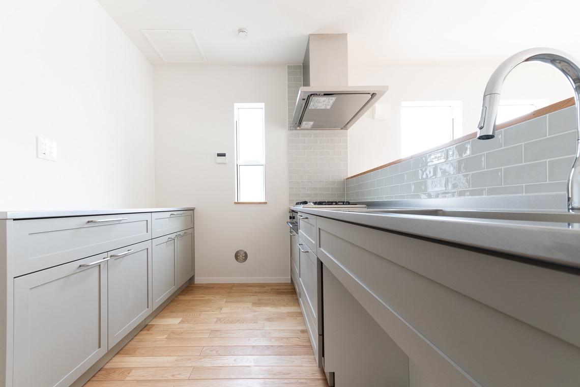 小倉里奈が撮影した写真のアルバム「建築/竣工」