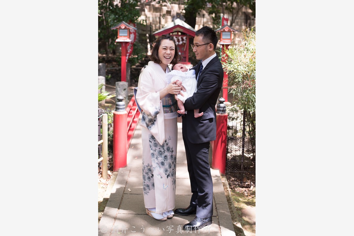 酒井こうへい写真製作所が出張撮影した家族写真(キッズ,ベビーフォト)などが写った「お宮参り・世田谷八幡宮」の家族写真
