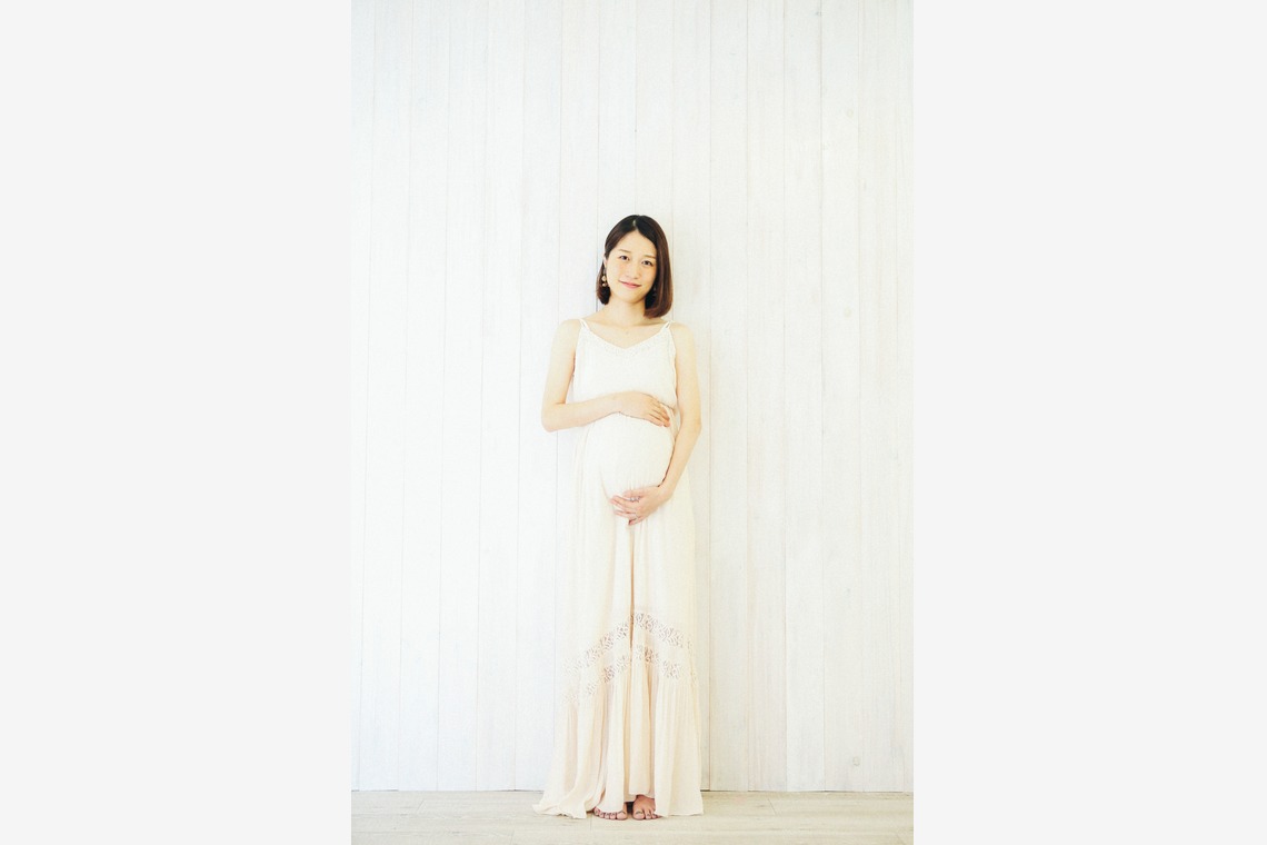 出張撮影HUG TIMEが撮影した写真のアルバム「自宅&スタジオHUGME&湘南海でマタニティフォト♪車で送迎します♪」