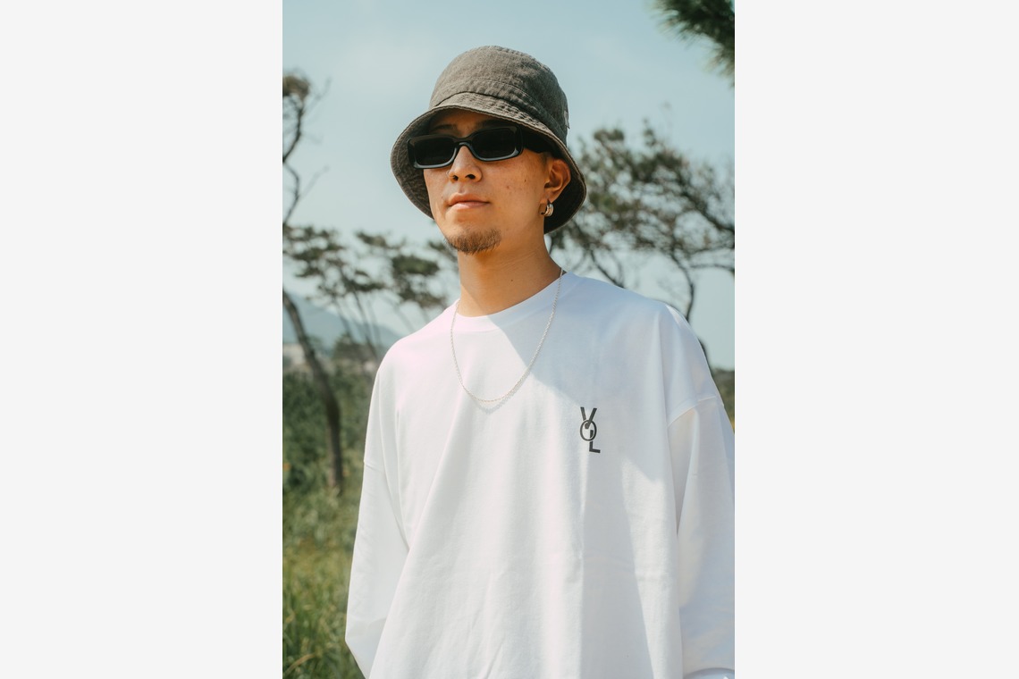 神﨑亮太が撮影した写真のアルバム「芥屋」