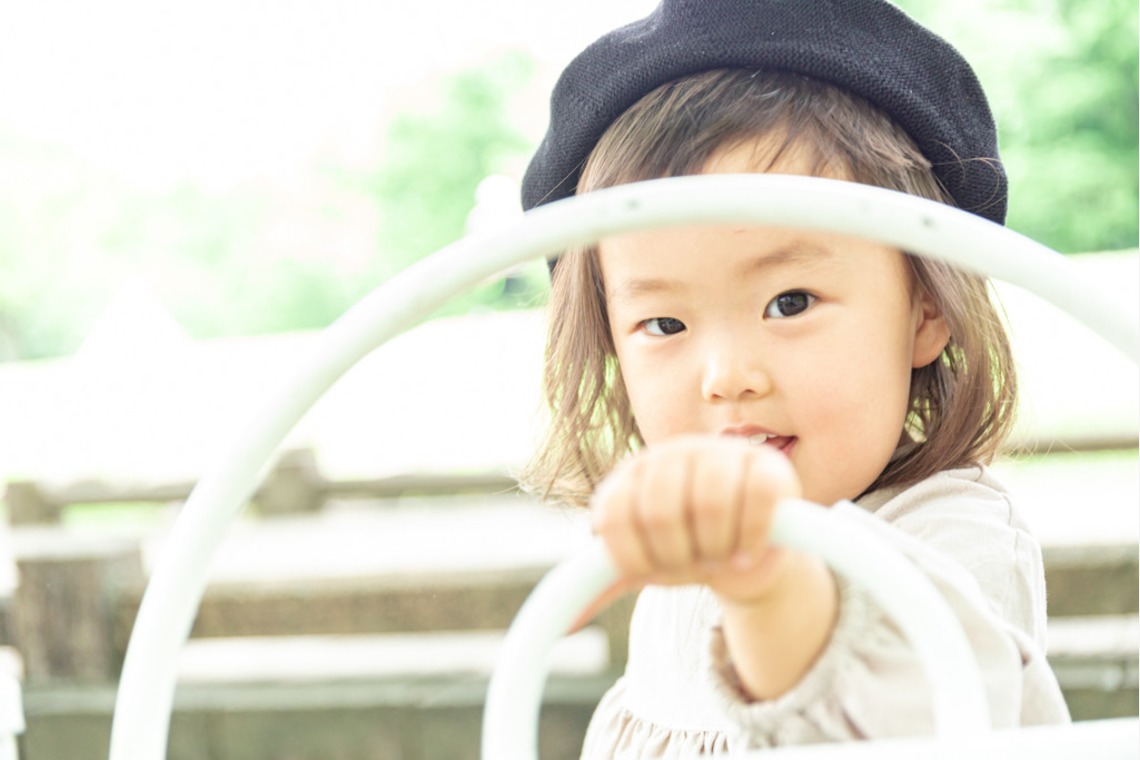 Chihiro Photographyが出張撮影した家族写真(キッズ,ベビーフォト)などが写った「2歳バースデーフォト 【名城公園】」の家族写真