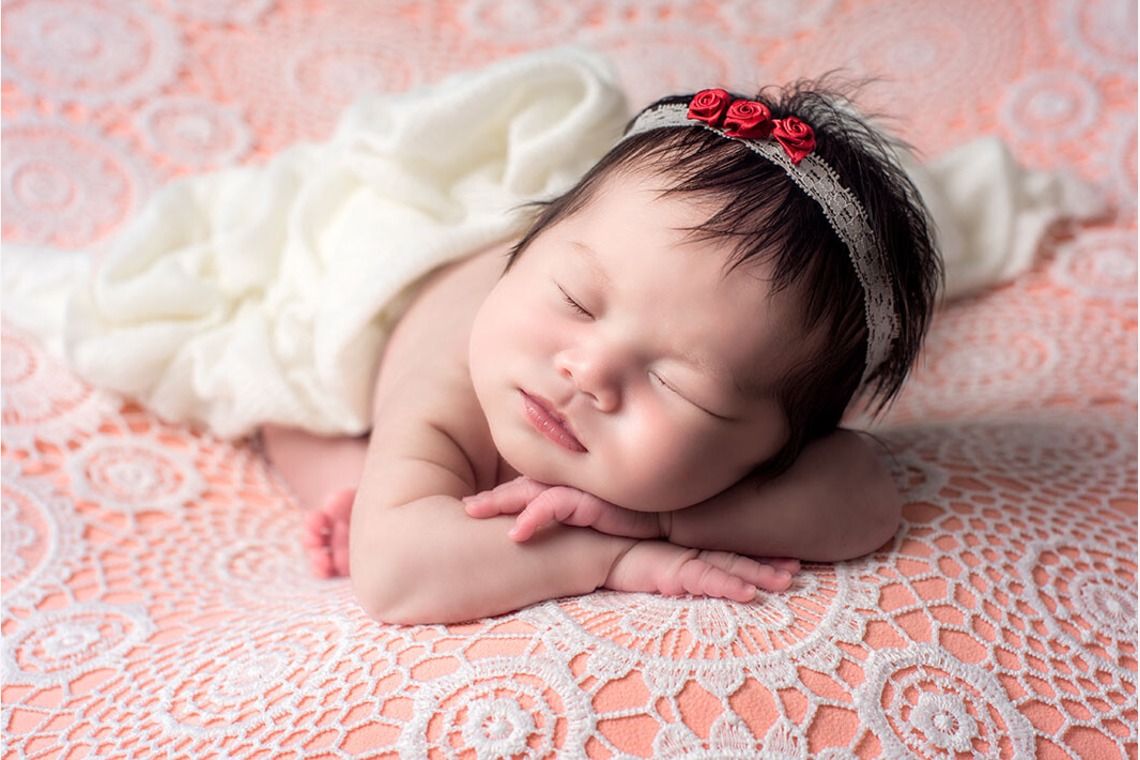 AXiS Photo Servise 藤井靖史が出張撮影した家族写真(キッズ,ベビーフォト)などが写った「ニューボーンフォト」の家族写真