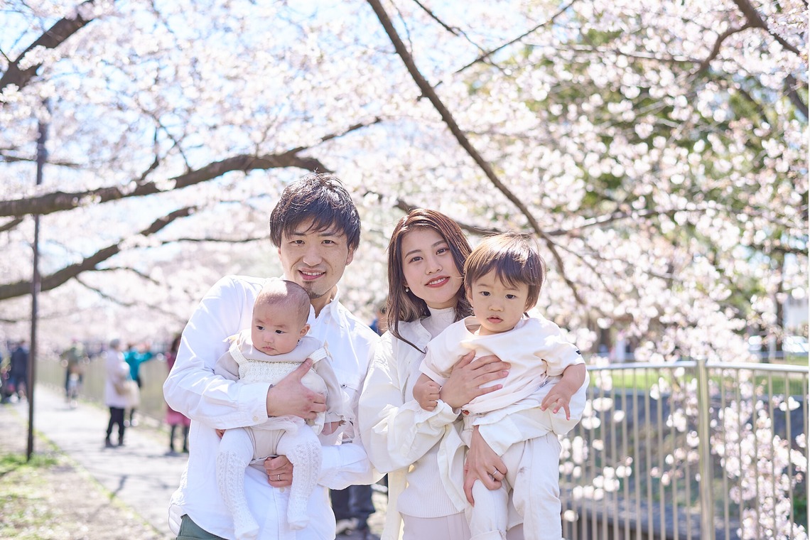 Earth Creative Productsが出張撮影した家族写真(キッズ,ベビーフォト)などが写った「ファミリー」の家族写真
